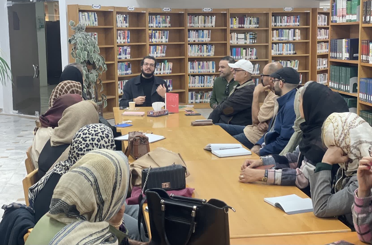 رمان تاریخی «قوس ۵ و ۷» نقد و بررسی شد