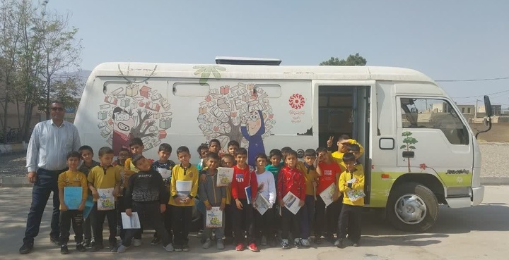 کتابخانه سیار بهاباد؛ گامی برای گسترش دانایی در جغرافیای محروم