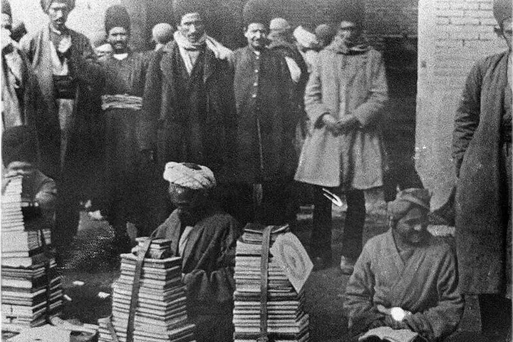 تسمه‌کش‌ها؛ کتابفروشان عهد قجر