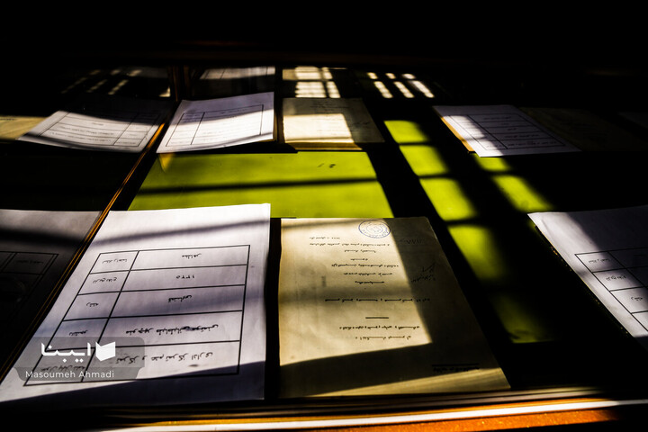 نمایشگاه پایان‌نامه‌های قدیمی دانشکده حقوق