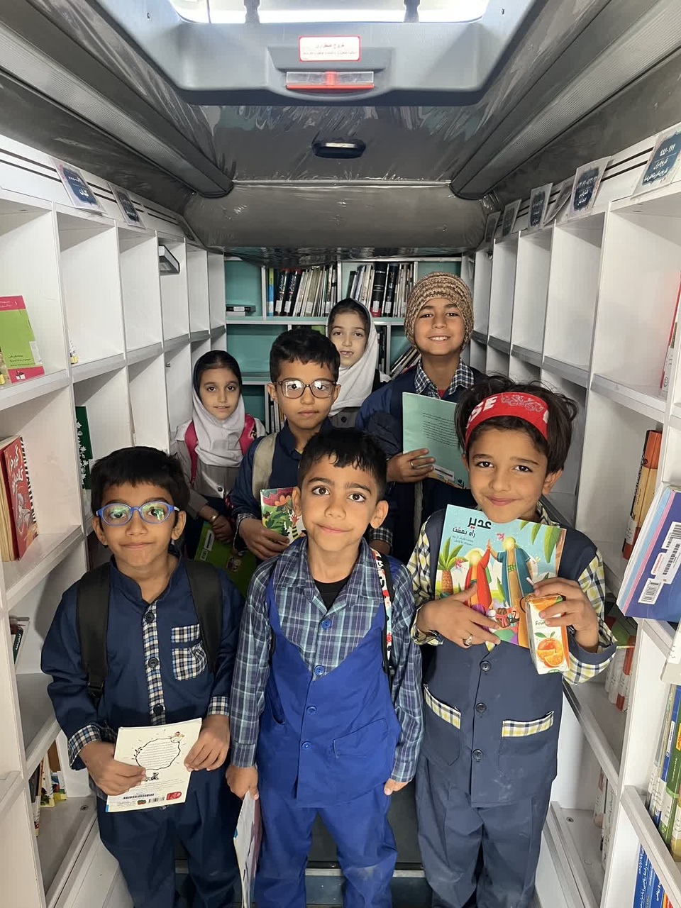 کتابخانه سیار بهاباد؛ گامی برای گسترش دانایی در جغرافیای محروم