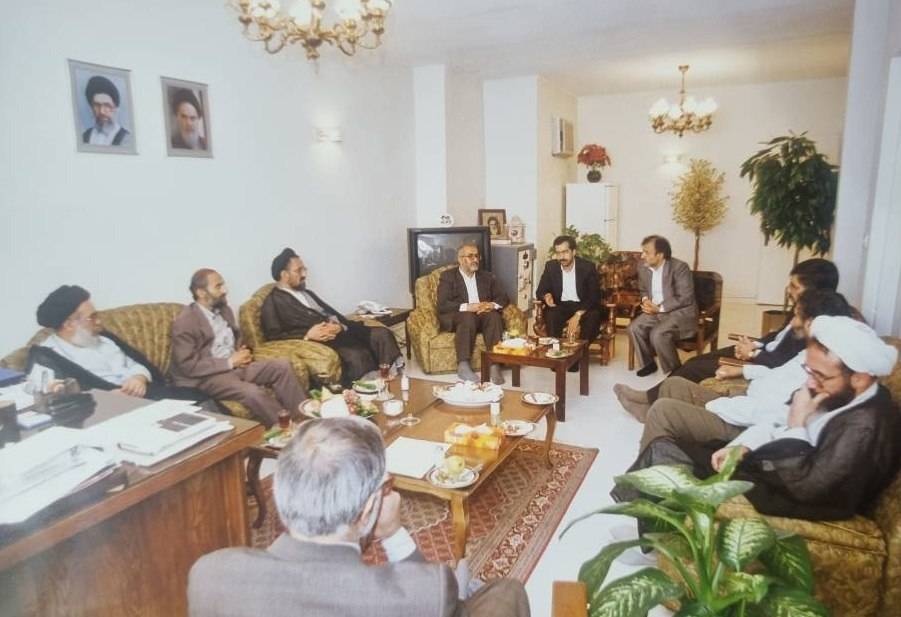 جلسه هفتگی مدیران مسئول روزنامه‌ها؛ ۳۰ سال پیش!