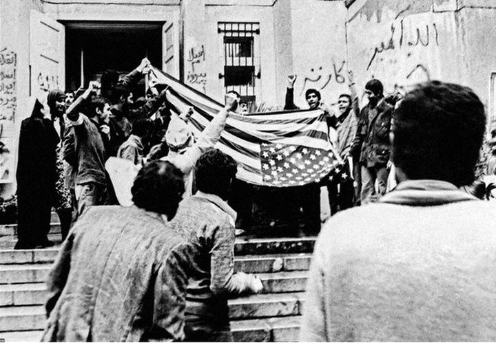 وقتی مستند از روایت جا می‌ماند؛ نقدی بر سبک و زبان ایستگاه خیابان روزولت