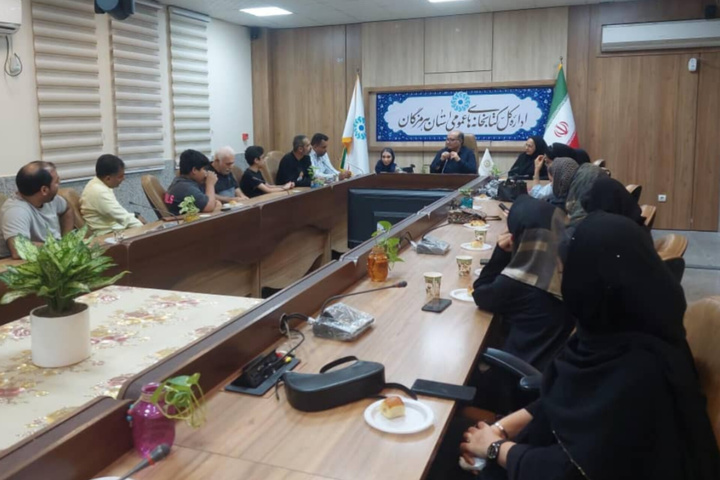 ادبیات هرمزگان بازمانده از ادبیاتِ پارسی کهن است