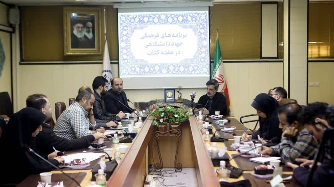 نخستین نشان علامه سیدجعفر شهیدی اعطا میشود