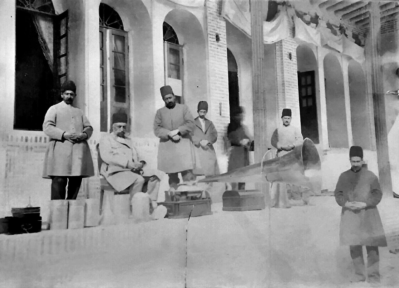 سراینده‌ای که به دربار مظفرالدین‌شاه راه یافت