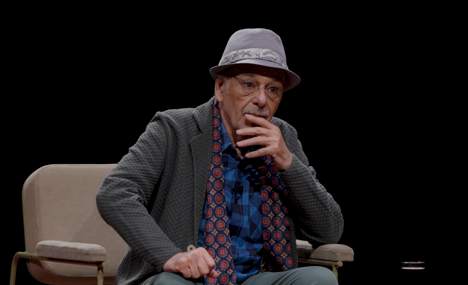 رضا بابک در «سپنج»: قصه‌نویسی و شعر گفتن ما را به کودکی‌مان برمی‌گرداند