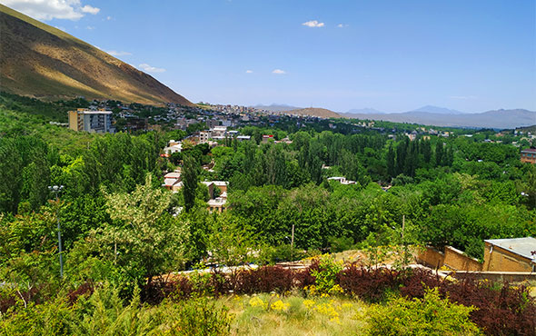 کتاب با طعم سنجد!/ روایت مردی که کتاب را با دوچرخه به روستا برد