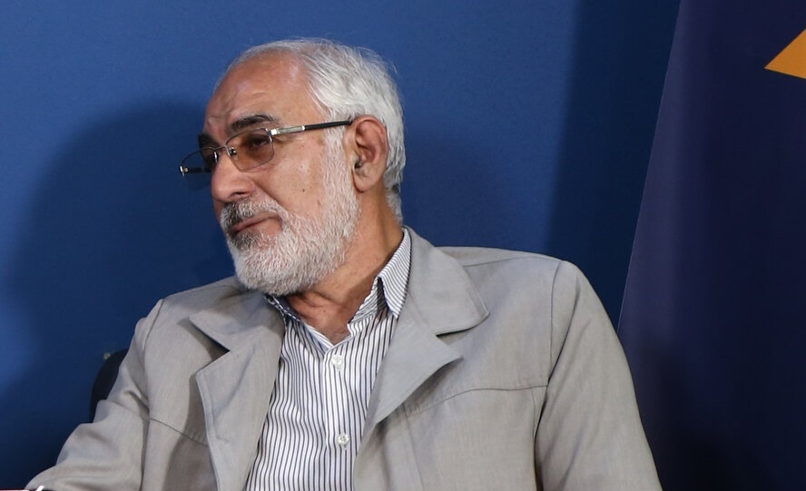 کتاب با طعم سنجد و لذت دوچرخهسواری!/ روایت مردی که کتاب را به روستا برد