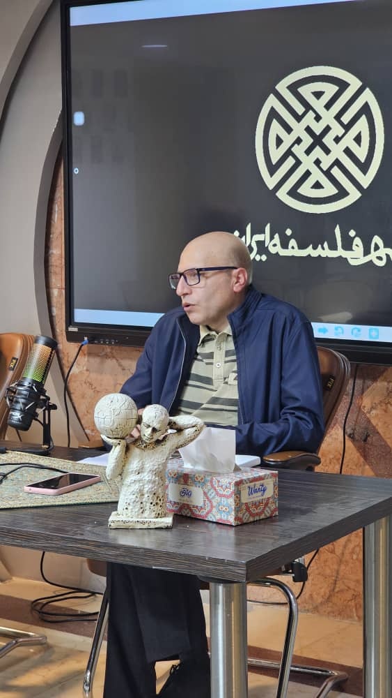 انسانیت یک رخداد است / هدف نهایی امر حقوقی؛ کنترل خشونت با صلح است