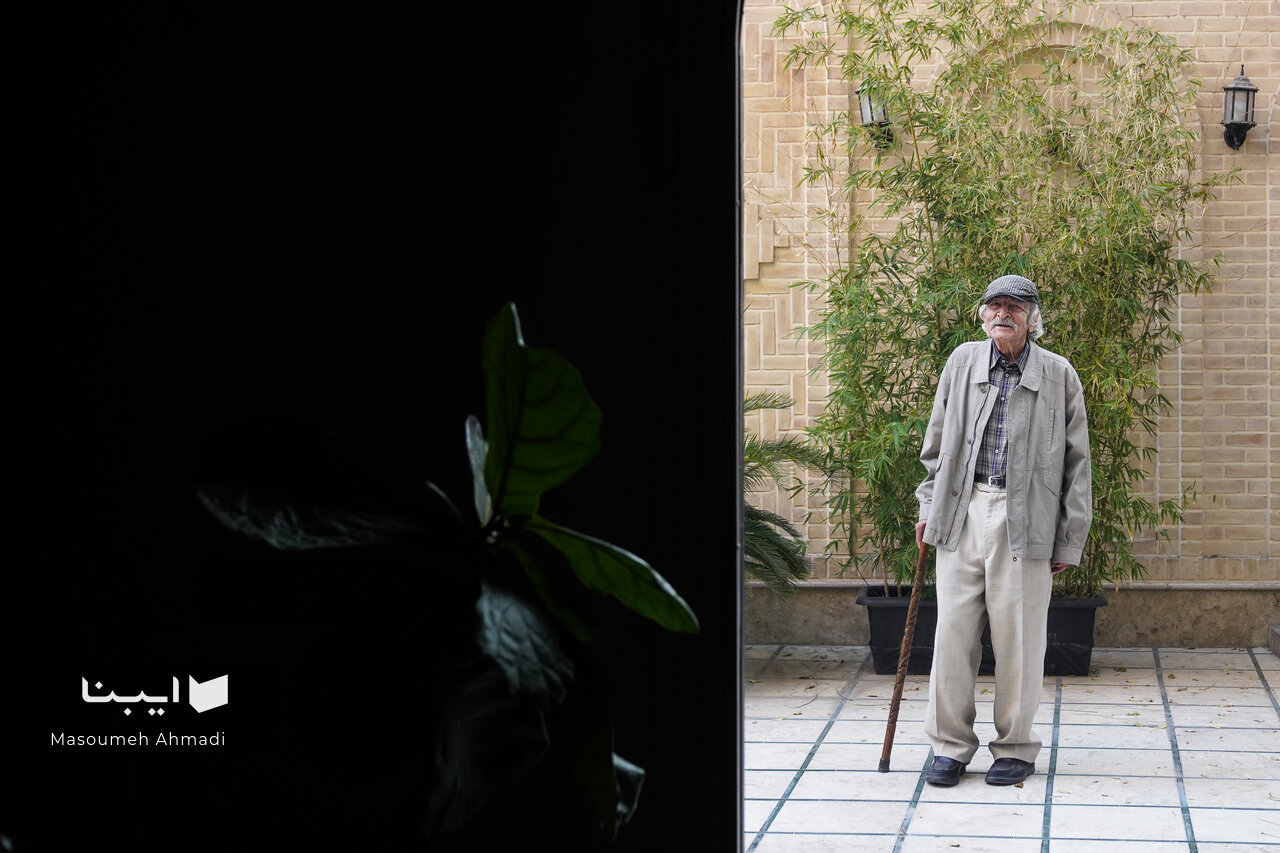 نقد مطبوعاتی به مخاطب عمومی توجه دارد و زنده و مردمی است