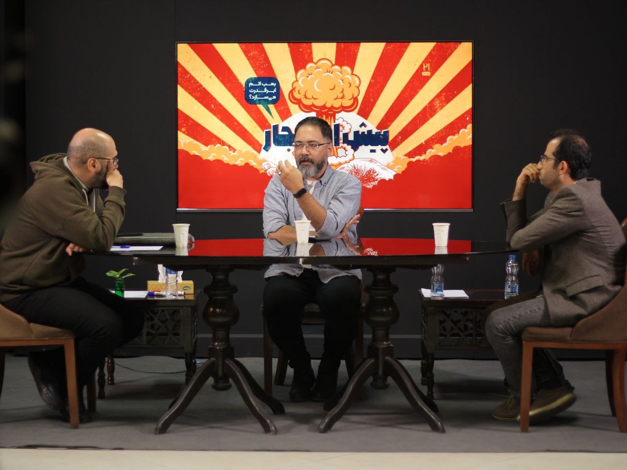 با نگاهی به فیلم «اوپنهایمر» و کتاب «قلعه مالویل»/ بمب‌ اتم توانست به امر ملی تبدیل شود؟