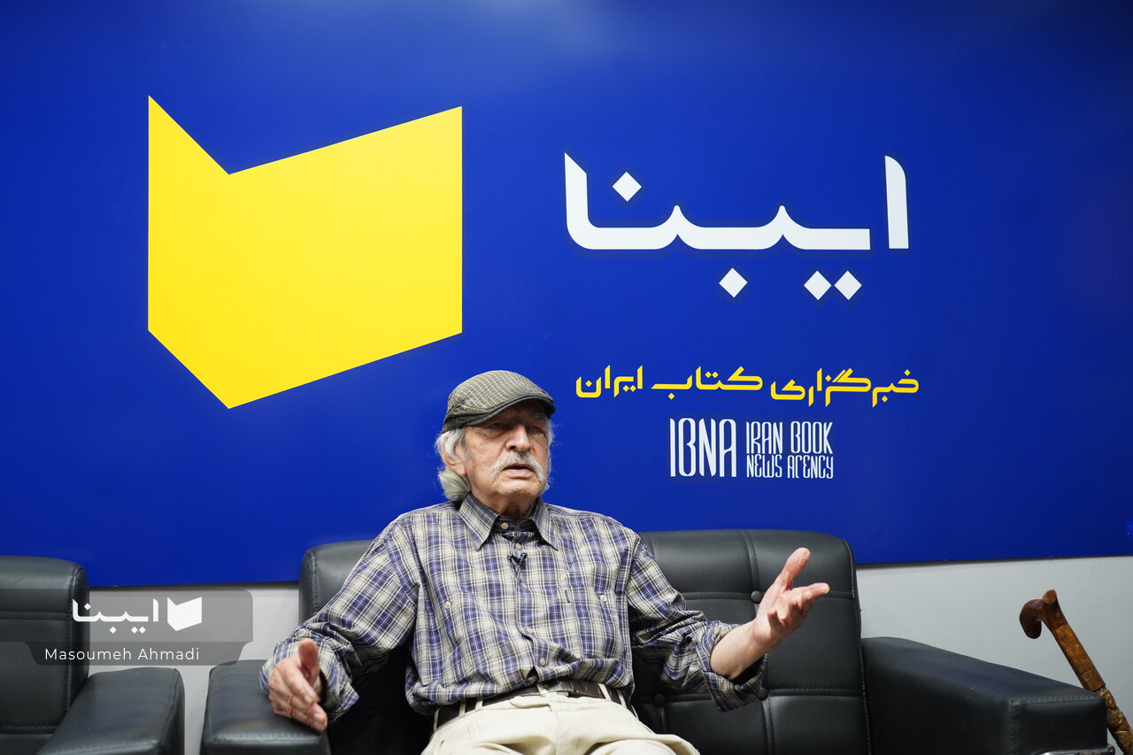 نقد مطبوعاتی به مخاطب عمومی توجه دارد و زنده و مردمی است