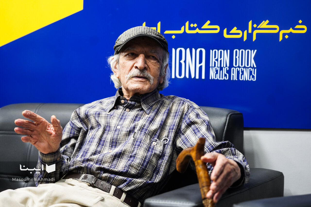 نقد مطبوعاتی به مخاطب عمومی توجه دارد و زنده و مردمی است