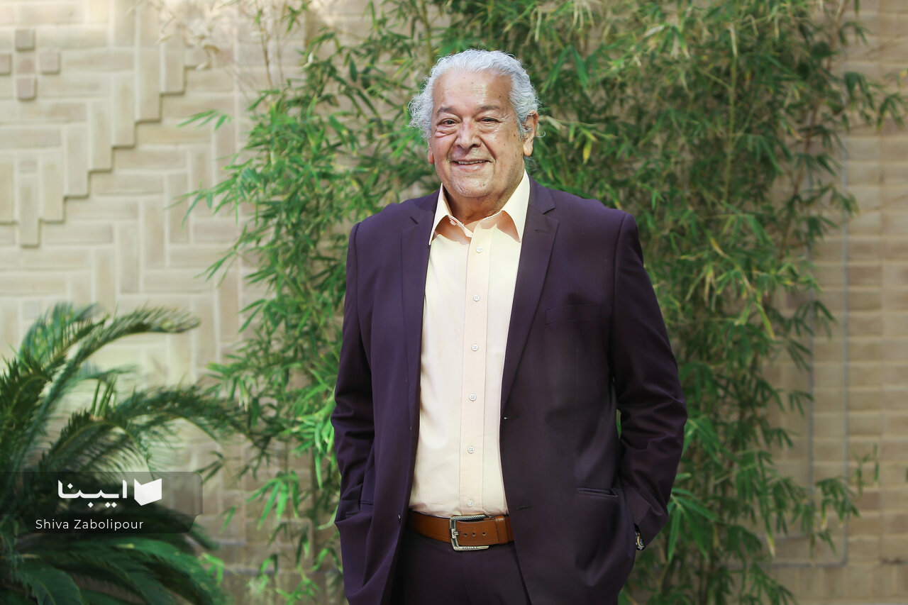 آرزو داشتم اتوبوسی دو طبقه بگیرم و آن را کتابفروشی کنم/ امیدوارم فیلمی از «جای خالی سلوچ» ساخته شود