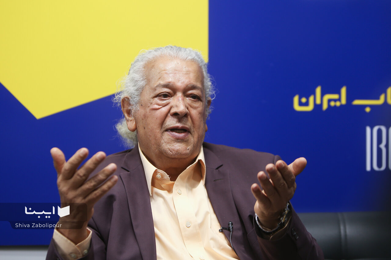 آرزو داشتم اتوبوسی دو طبقه بگیرم و آن را کتابفروشی کنم/ امیدوارم فیلمی از «جای خالی سلوچ» ساخته شود