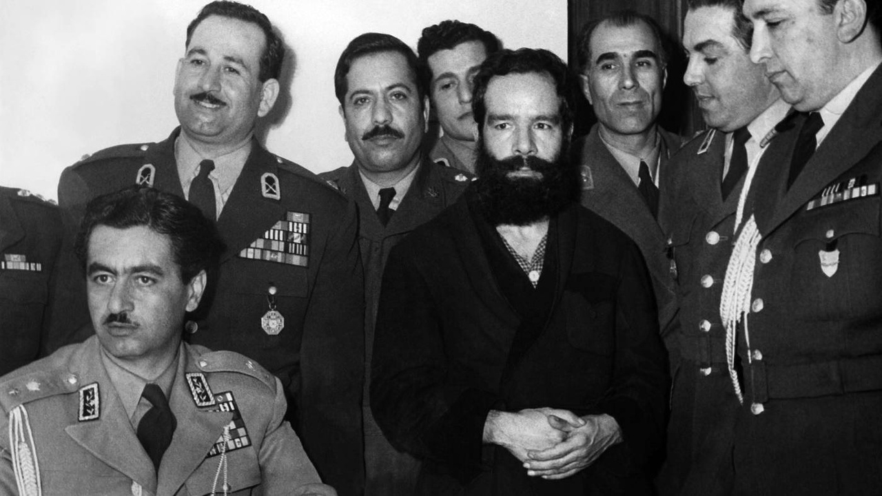 ژورنالیست سیاست‌پیشه