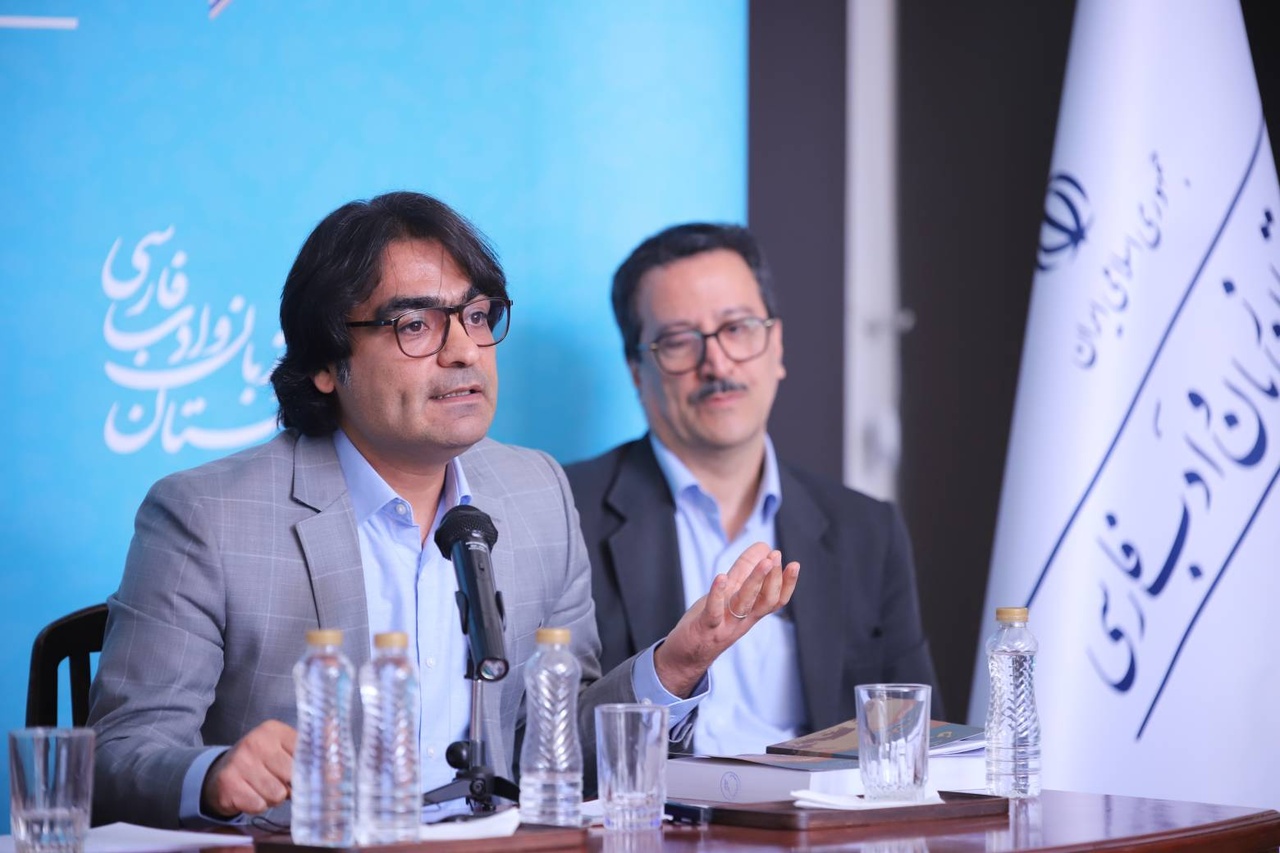 نیما شاعری حزبی نبود