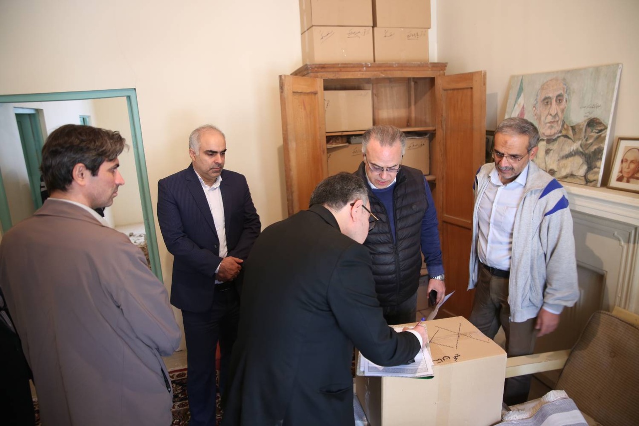 اسناد شخصی دکتر محمد مصدق به آرشیو ملی ایران سپرده شد