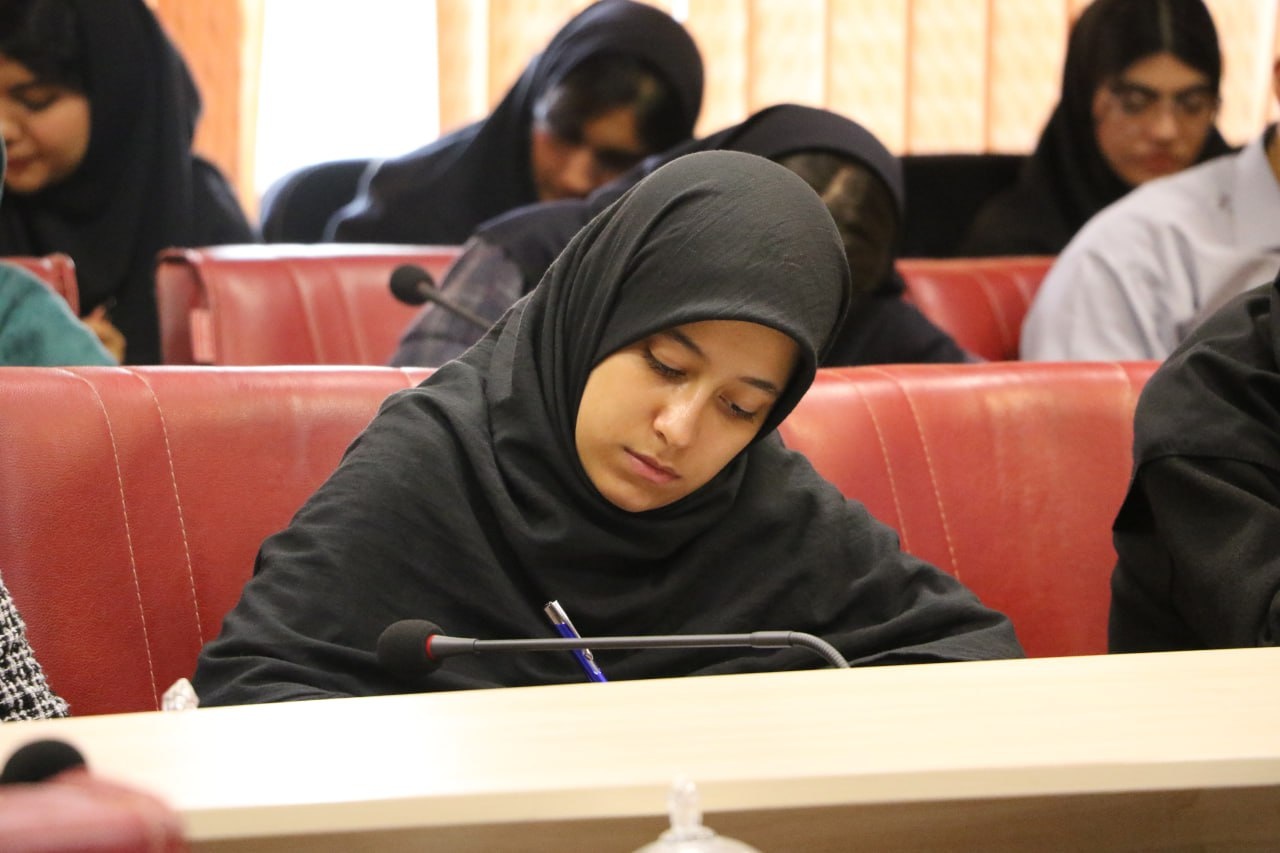 هادی خانیکی : در جامعه تک‌صدایی، کلیشه‌ها جایگزین صداهای متفاوت می‌شوند