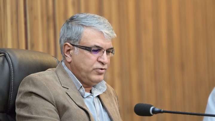 بیهقی آگاهانه از ذکر اشعار شاعران بزرگ زمان خود پرهیز کرده است