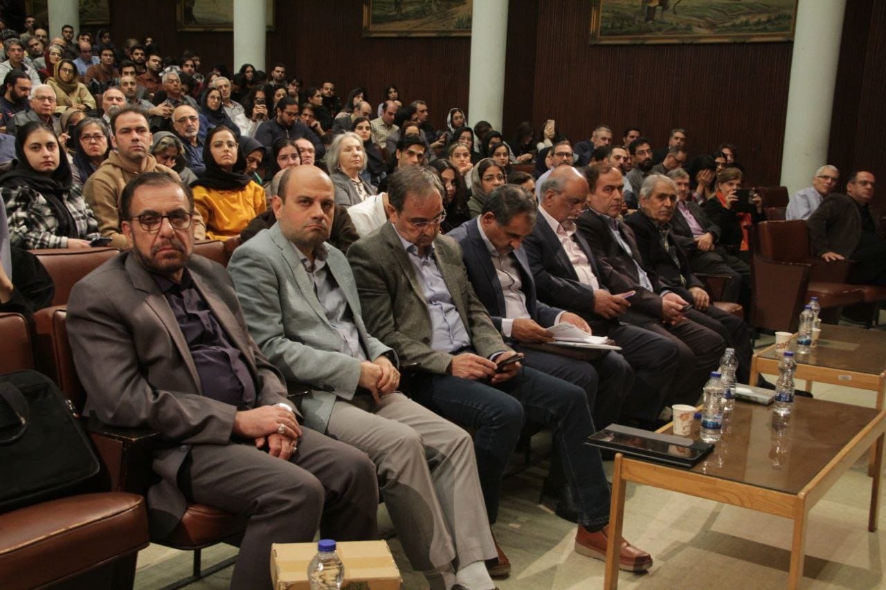 برای عبدالحسین زرینکوب، ایران یاد مدام بود