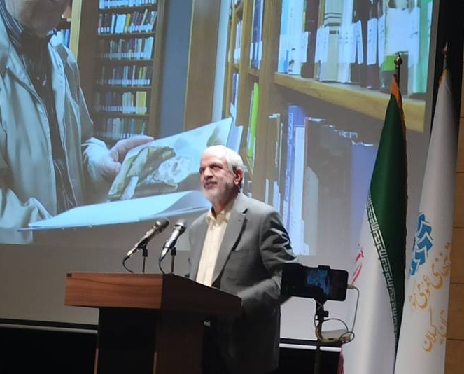 تجلیل از دکتر میرمجلسی، واقف ۳۰ هزار جلد کتاب به کتابخانه مرکزی رشت