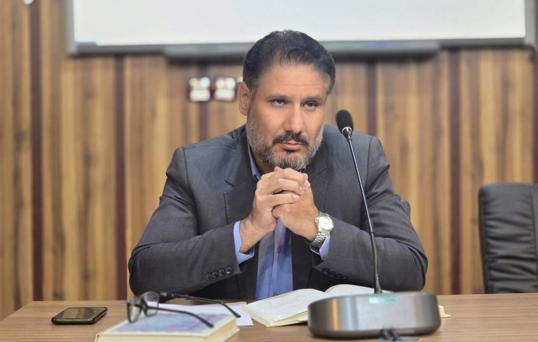 بیهقی آگاهانه از ذکر اشعار شاعران بزرگ زمان خود پرهیز کرده است