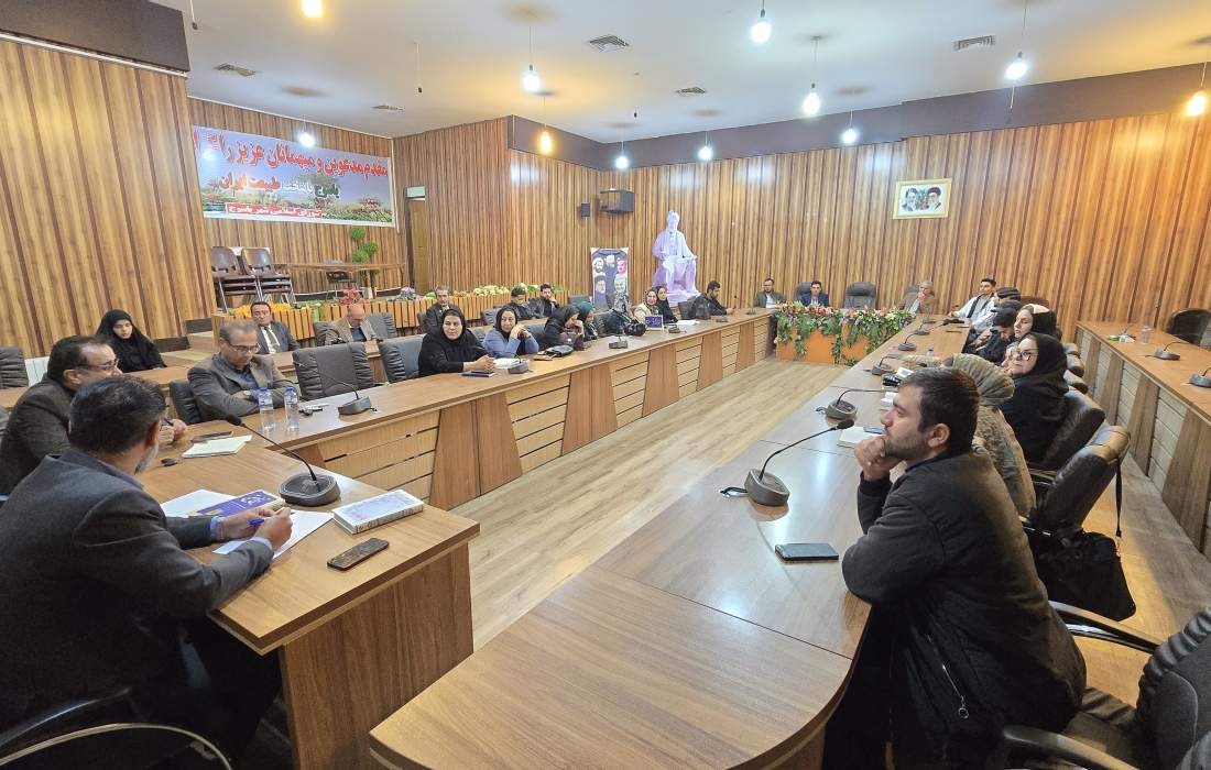 بیهقی آگاهانه از ذکر اشعار شاعران بزرگ زمان خود پرهیز کرده است