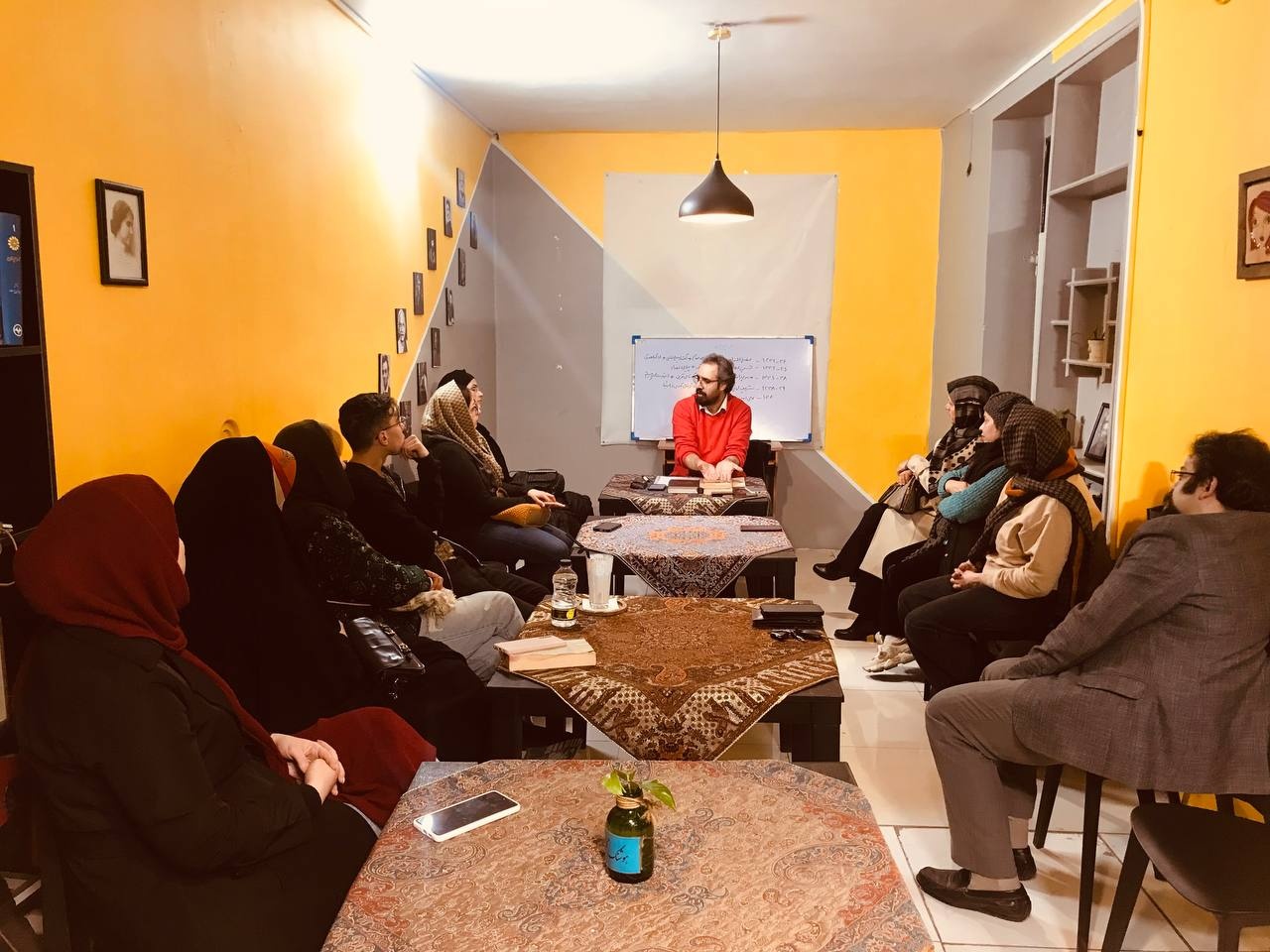 مروجانی که بدون حمایت، چراغ محافل کتابخوانی مشهد را روشن نگه داشتهاند