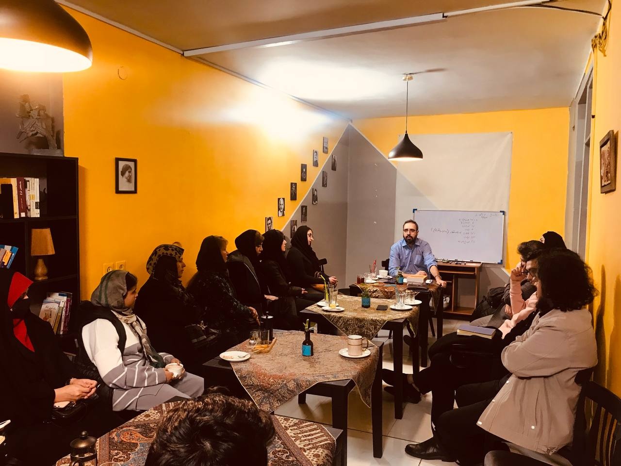 مروجانی که بدون حمایت، چراغ محافل کتابخوانی مشهد را روشن نگه داشته‌اند