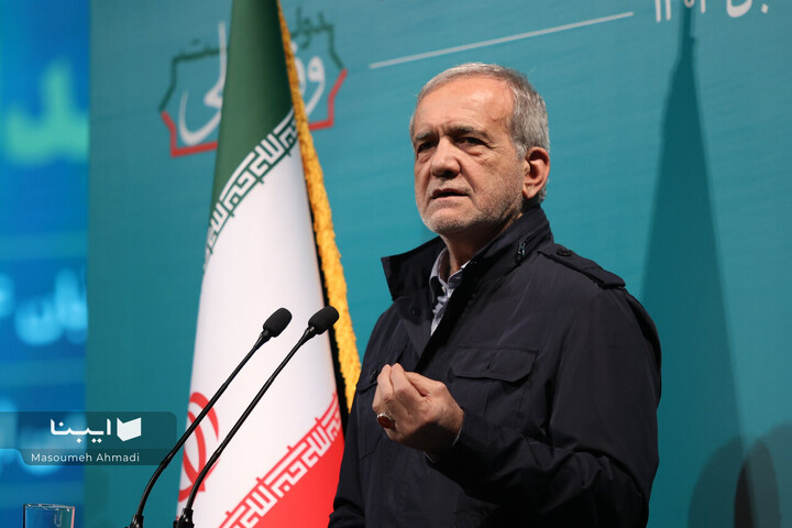 چون کتاب نمی‌خوانیم از مشکلات عبور نمی‌کنیم