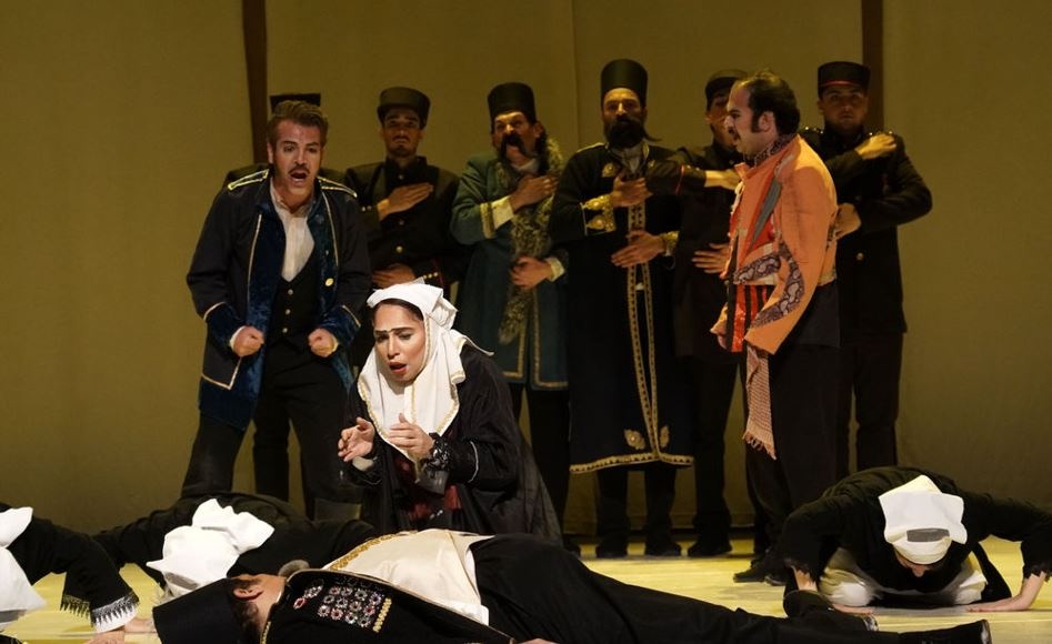 فرهنگ و هنر ایران هیچ‌گاه در هجوم دشمنان شکست نخورده است/ مترجمان جوان تئاتر سبک نویسندگان را نمی‌شناسند