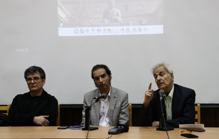 به هوش باش که ایران تو را پیام دهد