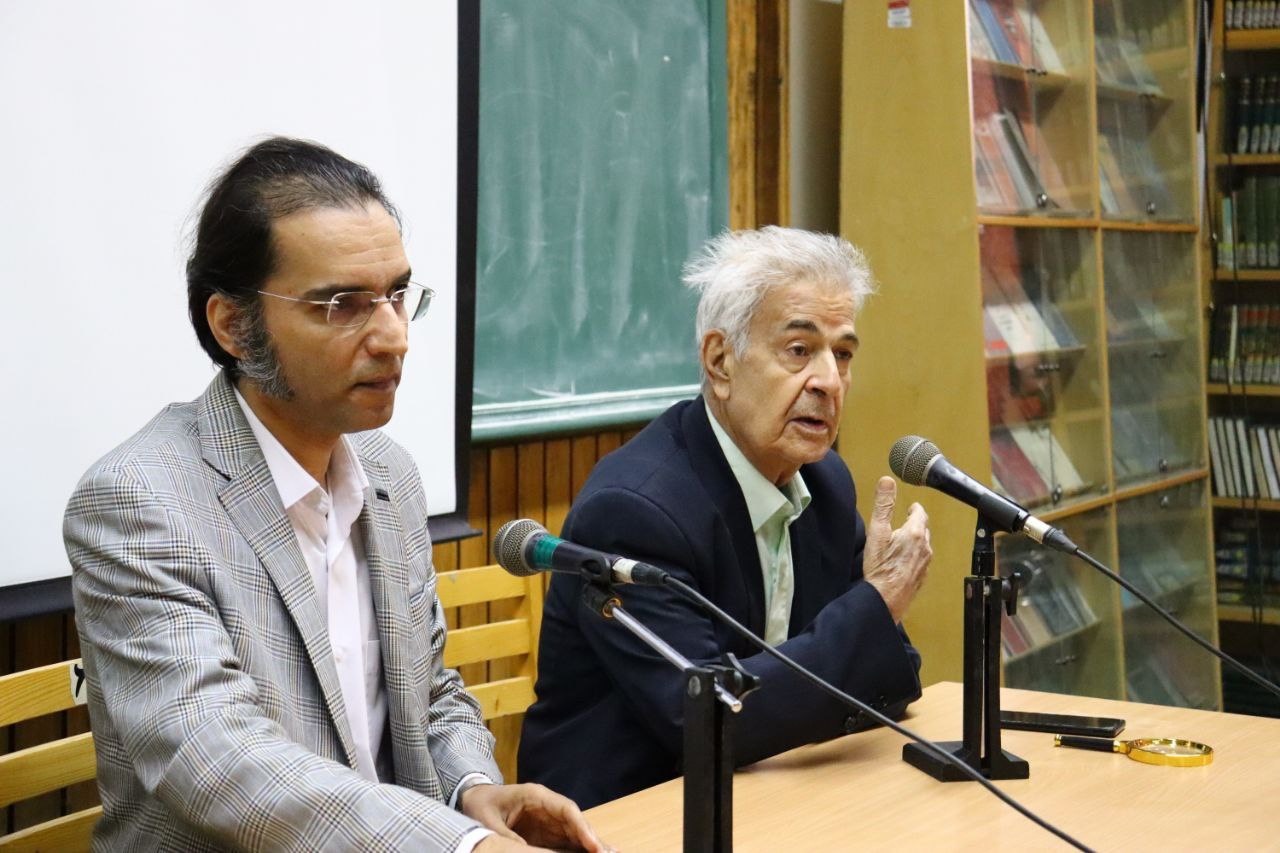 میهن مُلک نیست، میهن معشوق است