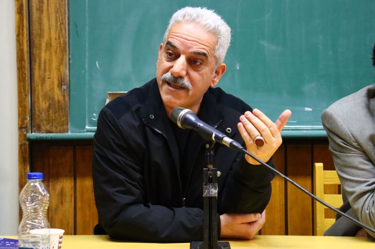 میهن مُلک نیست، میهن معشوق است