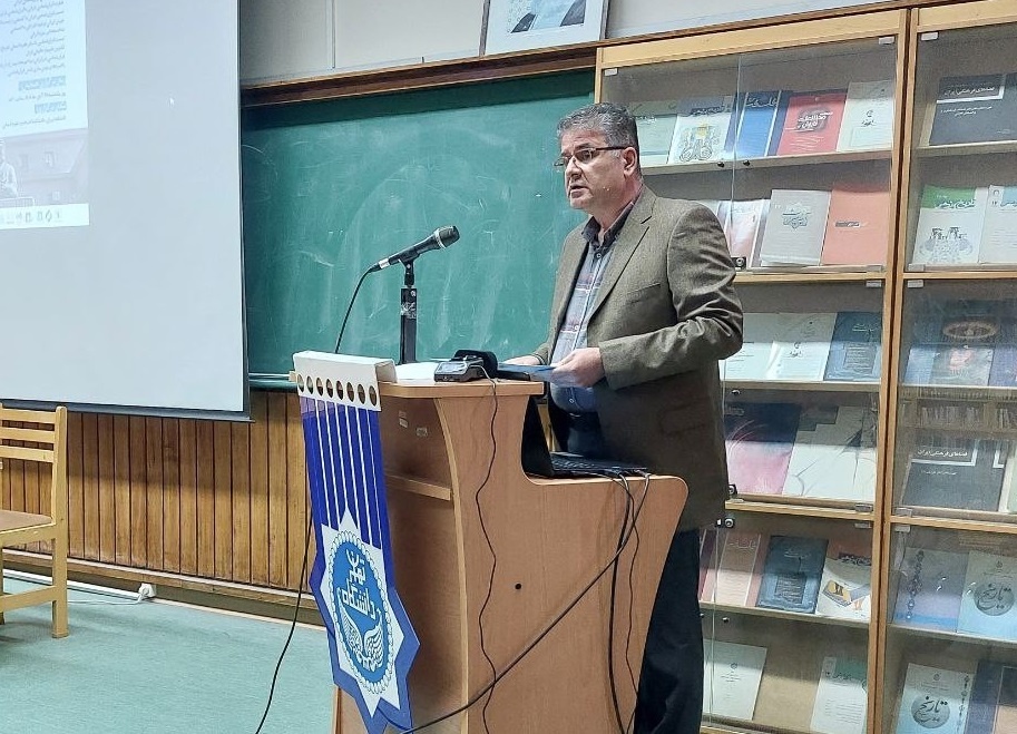 میهن مُلک نیست، میهن معشوق است