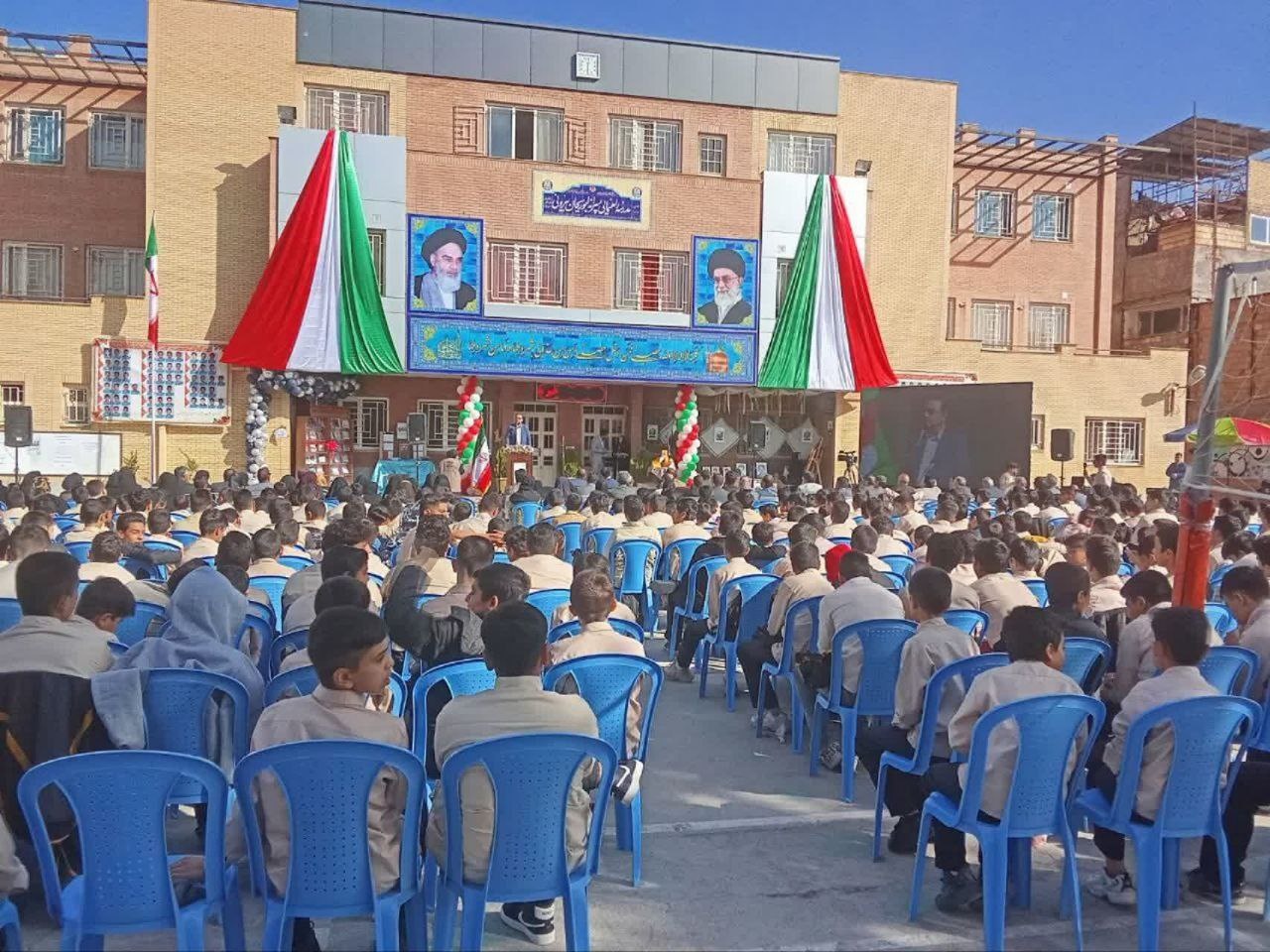 مدرسهای در نیشابور با ۲۰۰ نویسنده و مولف کتاب