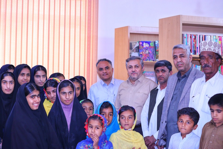 بازدید معاون اقتصاد و فرهنگ خانه کتاب از کتابخانه لیلامهر