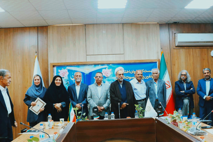 نشست کتاب‌خوان تخصصی مؤلفان پیشکسوت در بندرعباس برگزار شد