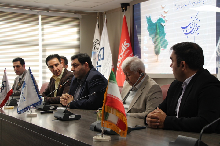 «نیم قرن با کتاب»؛ آیین تجلیل از کهنه‌کاران چاپ برگزار شد