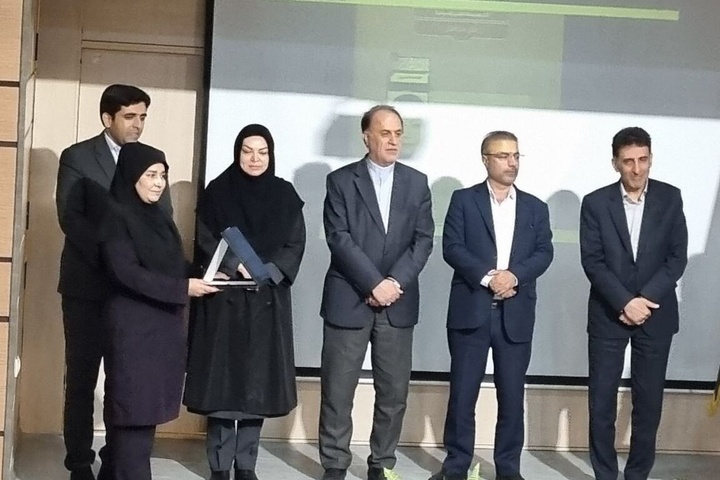 ۴ نویسنده همدان برگزیده جایزه کتاب سال استان شدند