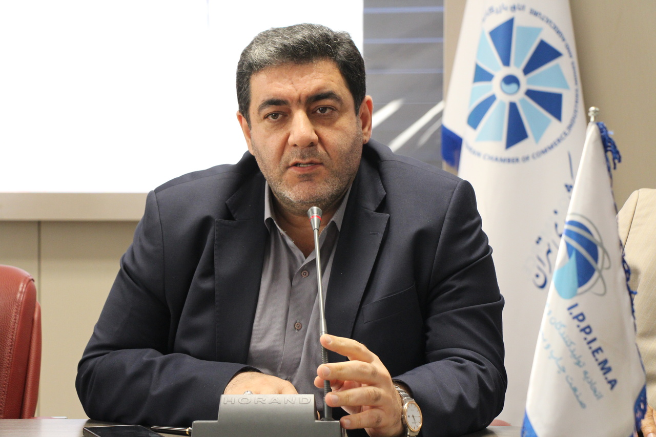 «نیم قرن با کتاب»؛ آیین تجلیل از کهنهکاران چاپ برگزار شد