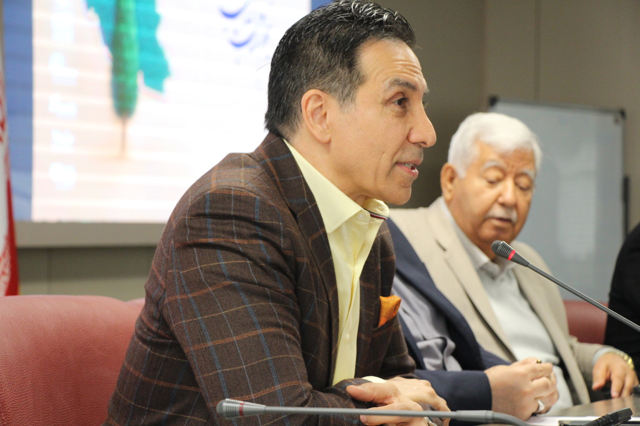 «نیم قرن با کتاب»؛ آیین تجلیل از کهنه‌کاران چاپ برگزار شد