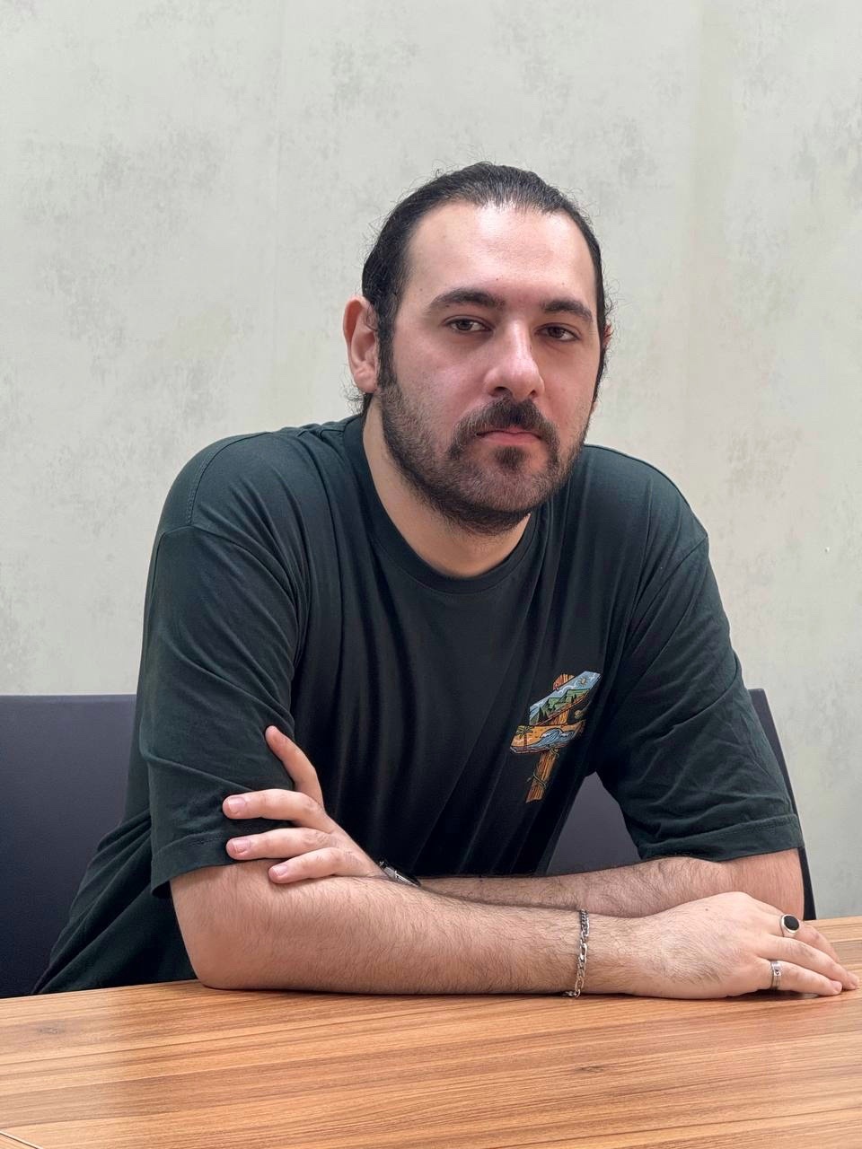 ویالوبوس همه جهانیان را اهل یک کشور میداند