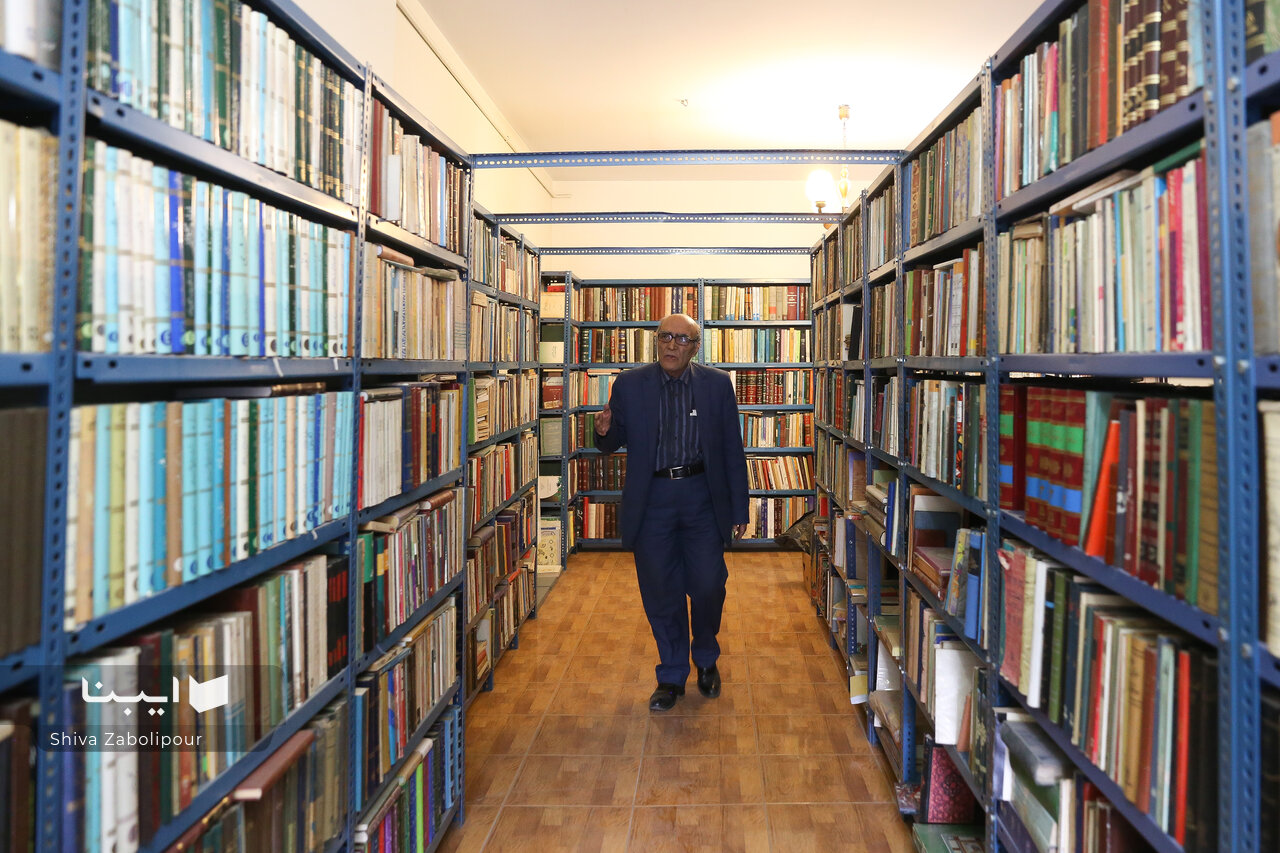 اینجا حدیث عاشقیست ...