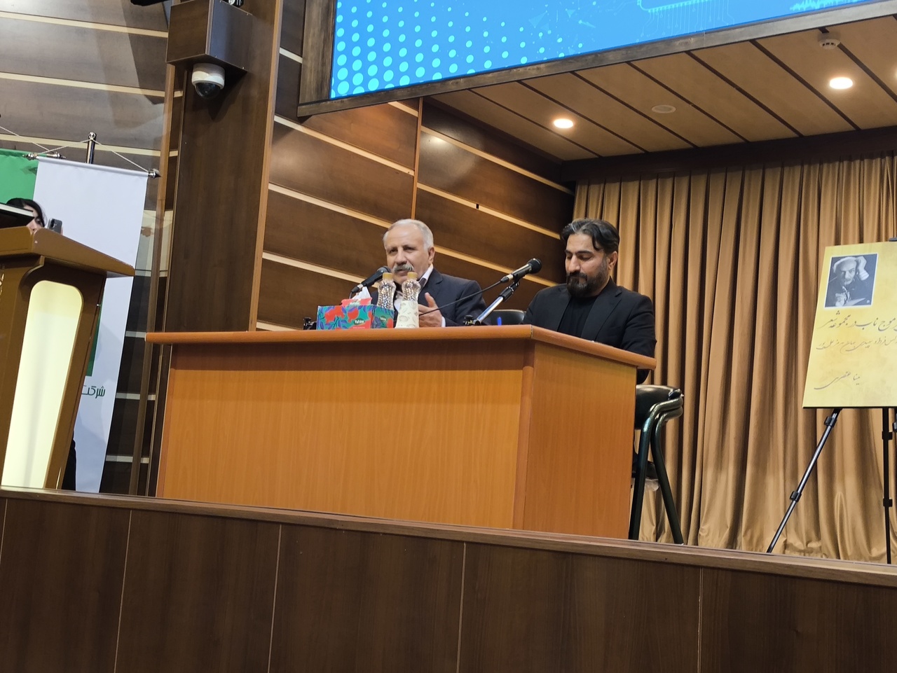 هوش مصنوعی شبه‌ شاعر ایجاد می‌کند