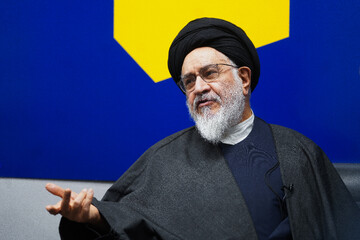 نویسندگان خواندنی بنویسند