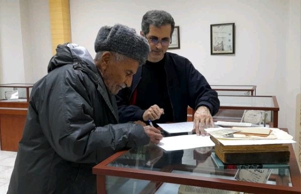 اهدای اسناد و کتاب‌های چاپ سنگی توسط خیر ارومیه‌ای