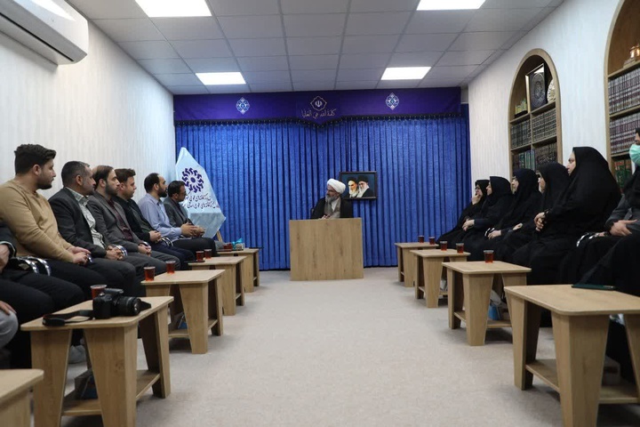 لزوم ایجاد حلقه‌های مطالعاتی در سمنان/ کتاب در مدارس ترویج شود